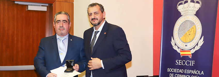 Director of the Master in Criminal Psychology at FUNIBER receives the Gold Medal for perseverance