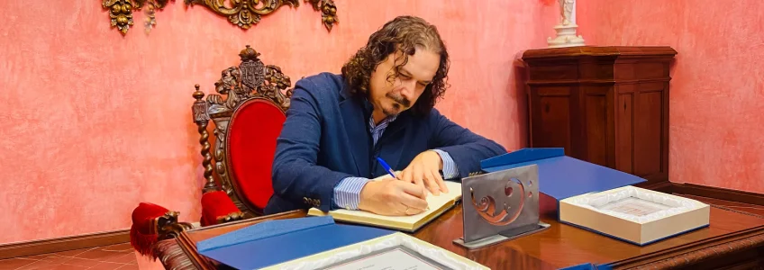 The Nigüelas City Council recognizes José Manuel Gil de Gálvez as an “Adopted Son” for his career and cultural ties to the municipality